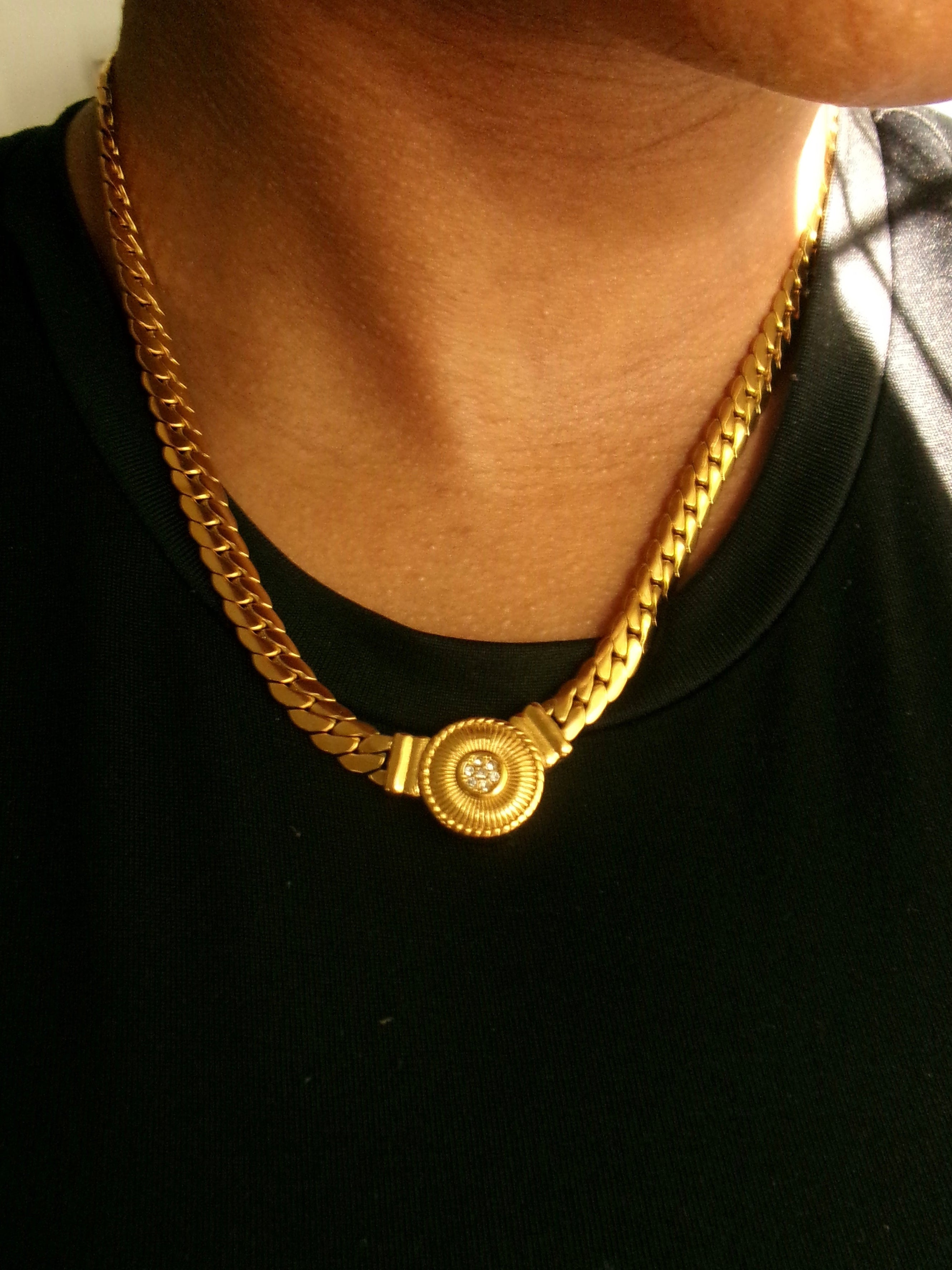 Élan Medallion Necklace