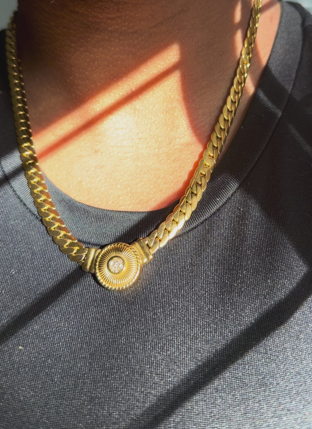 Élan Medallion Necklace
